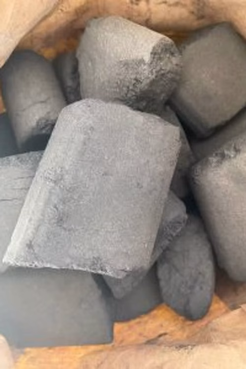 Cărbuni brichetați Lumber Jack 10 kg2 Cărbuni brichetați Lumber Jack 10 kg | 63 saci/palet | Peleți Premium – Combustibil Premium pentru Grătar | Livrare Gratuită